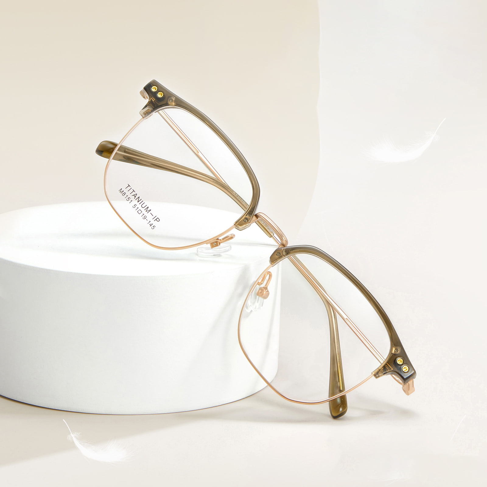 Gafas de titanio β ligeras con círculo cuadrado M8151