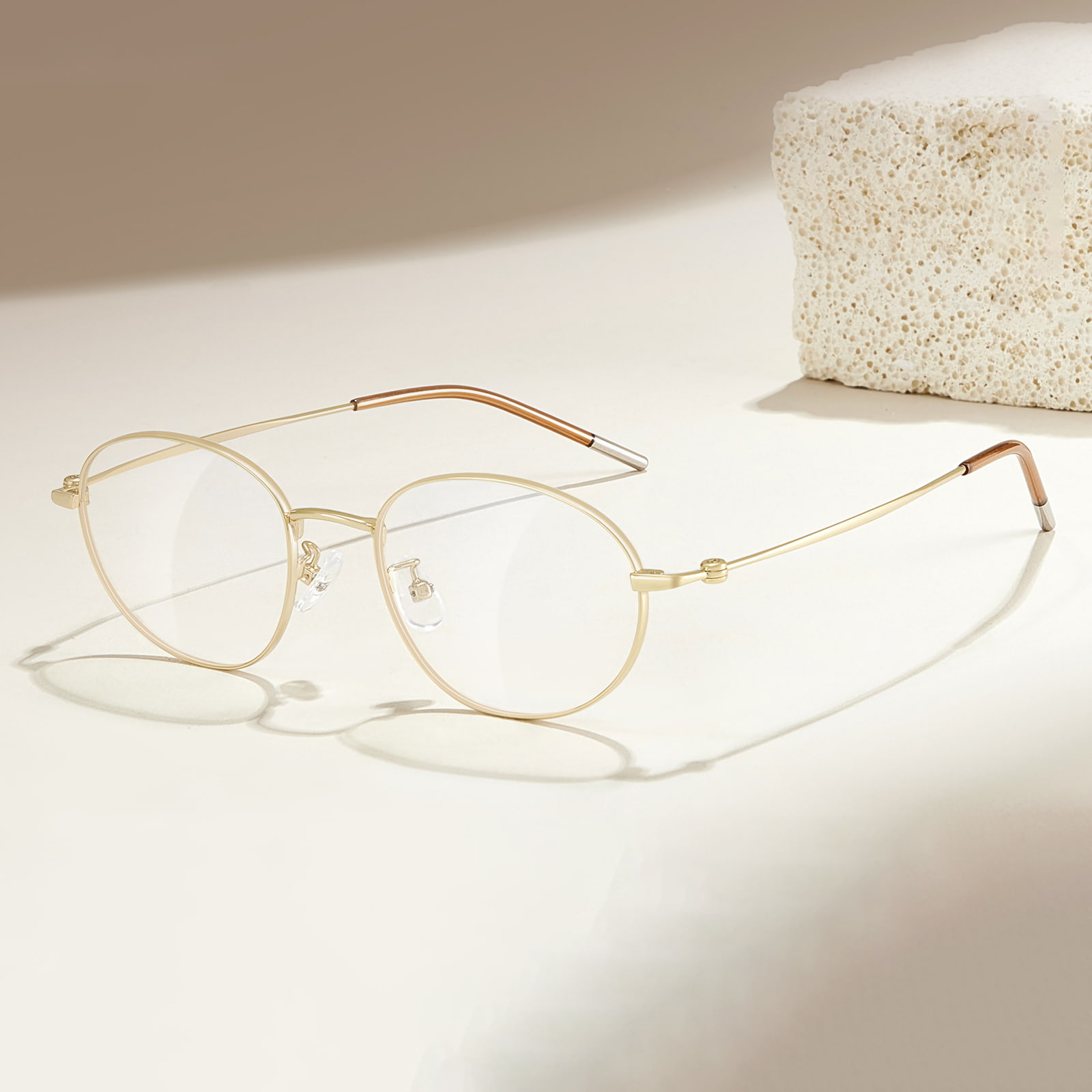 58161 Gafas de aleación asimétricas con montura estrecha y respetuosas con la piel