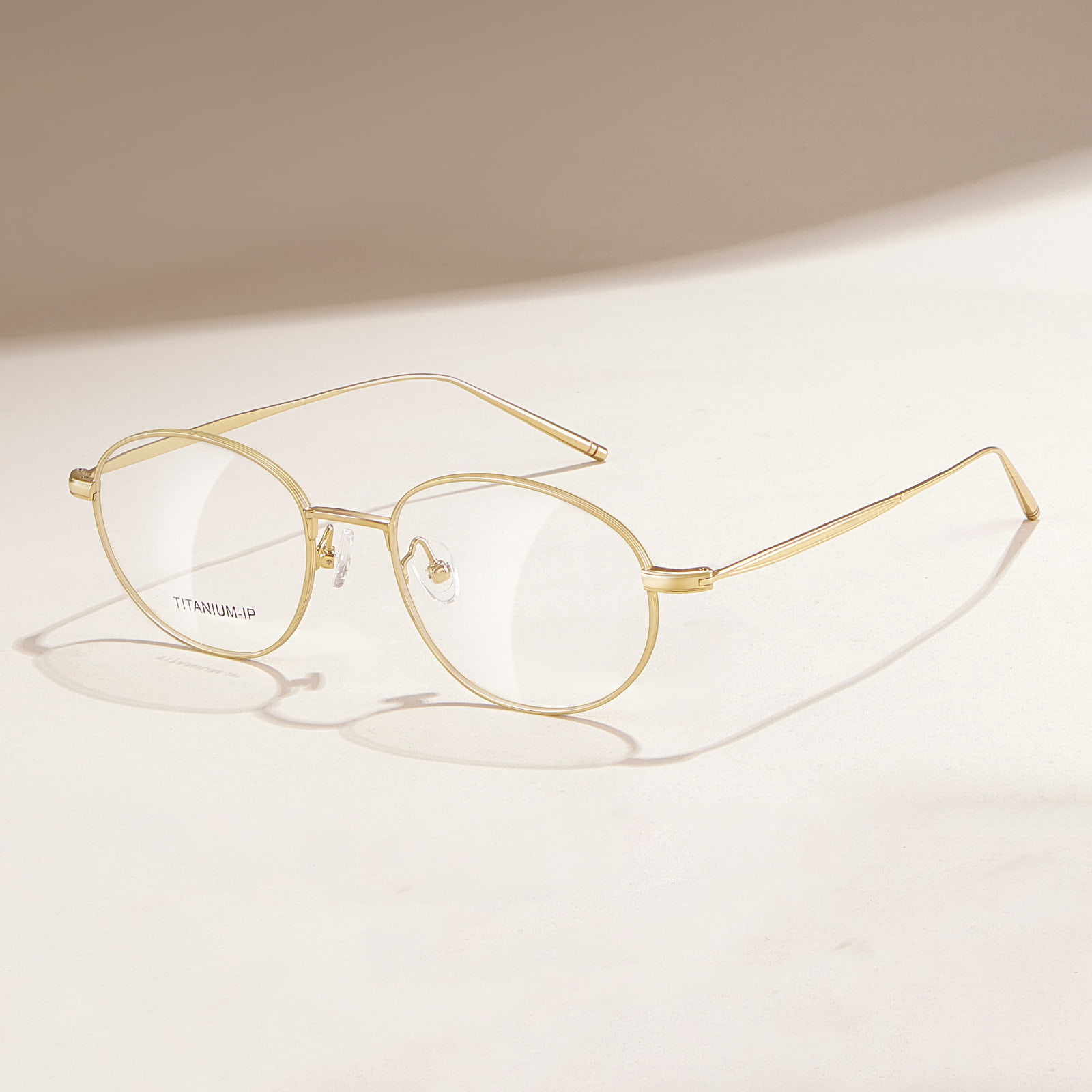2A39 Gafas de titanio puro con almohadillas nasales ajustables y montura estrecha