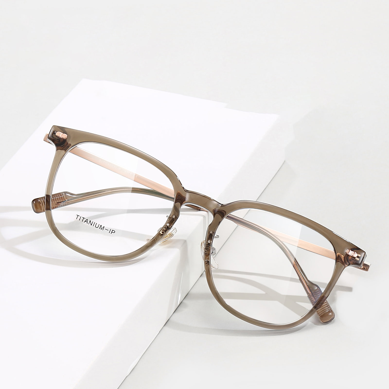 M8045 Gafas de titanio β duraderas, gruesas y que no se decoloran