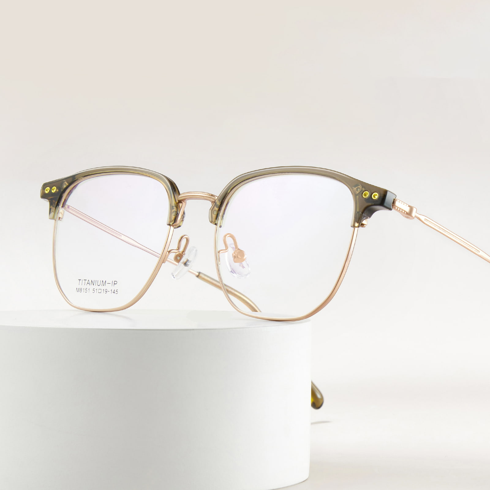 Gafas de titanio β ligeras con círculo cuadrado M8151