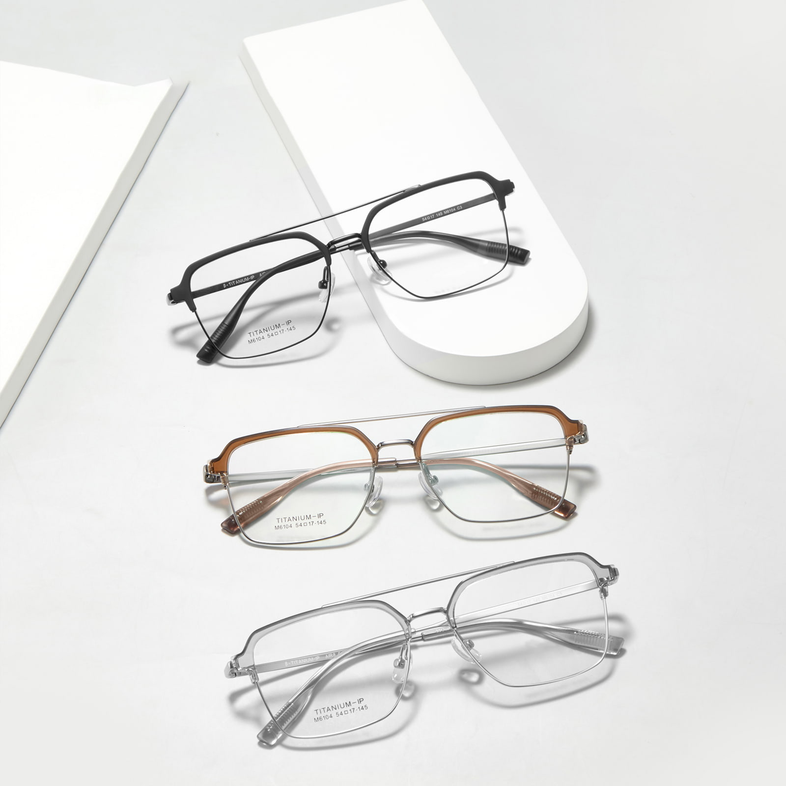 Gafas de titanio β brillantes que no se decoloran y de doble haz M6104