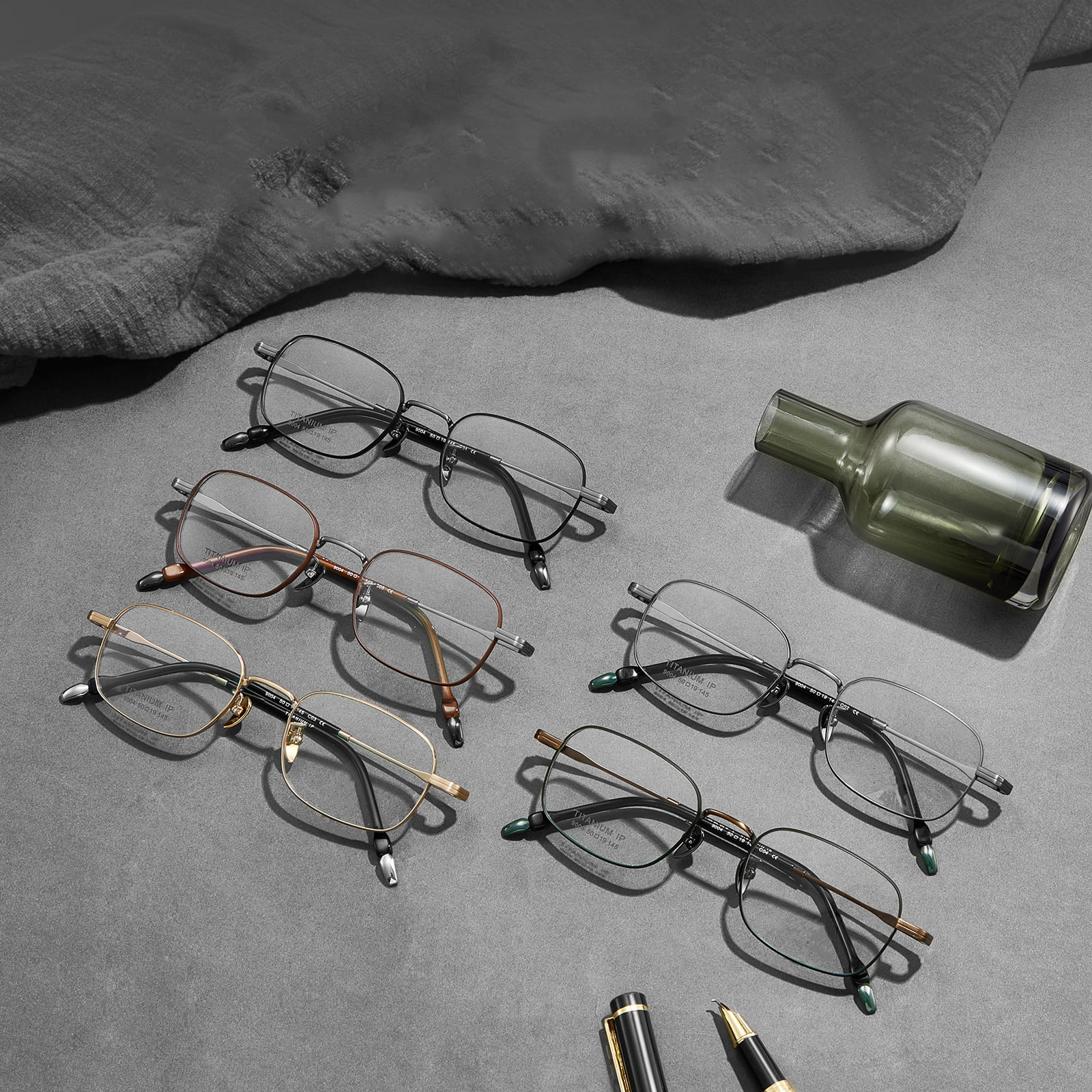 9004 Gafas de titanio puro antideslizantes de montura ancha