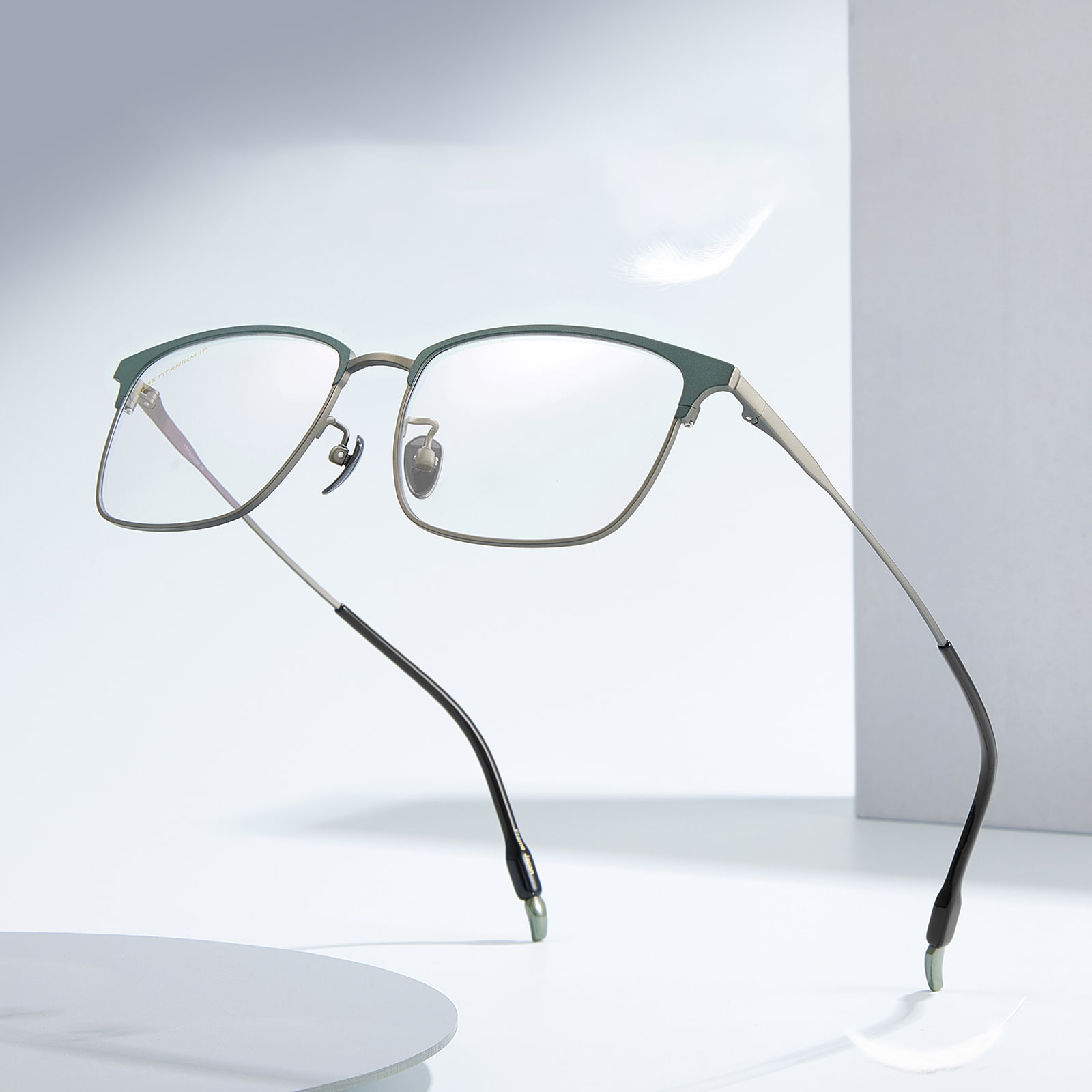 9727 Gafas de titanio puro con montura ultrafina en forma de ceja de dos tonos