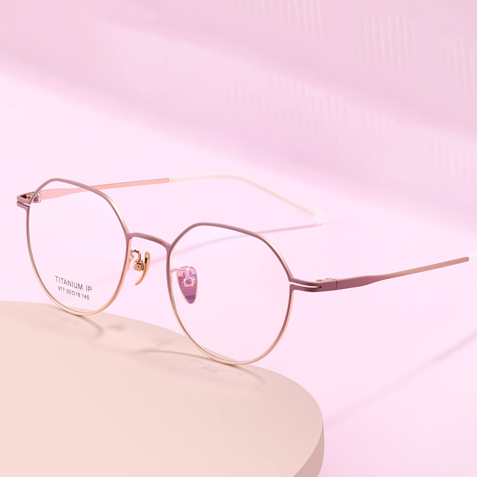 977 Gafas de titanio puro no oxidadas con punto sin soldadura y gradiente