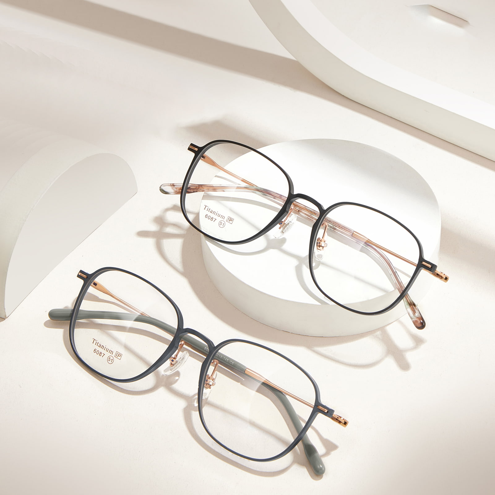 6087 Gafas de titanio puro con cabeza de pila integrada y círculo cuadrado