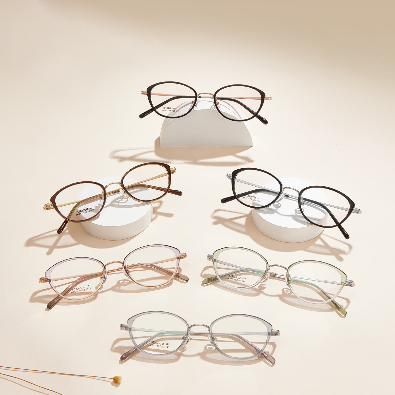 M6212 Gafas de titanio β de curva suave y montura ancha